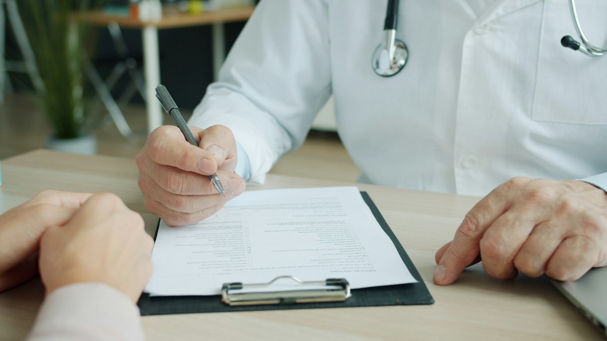 Valutazione delle cliniche partner con criteri reali